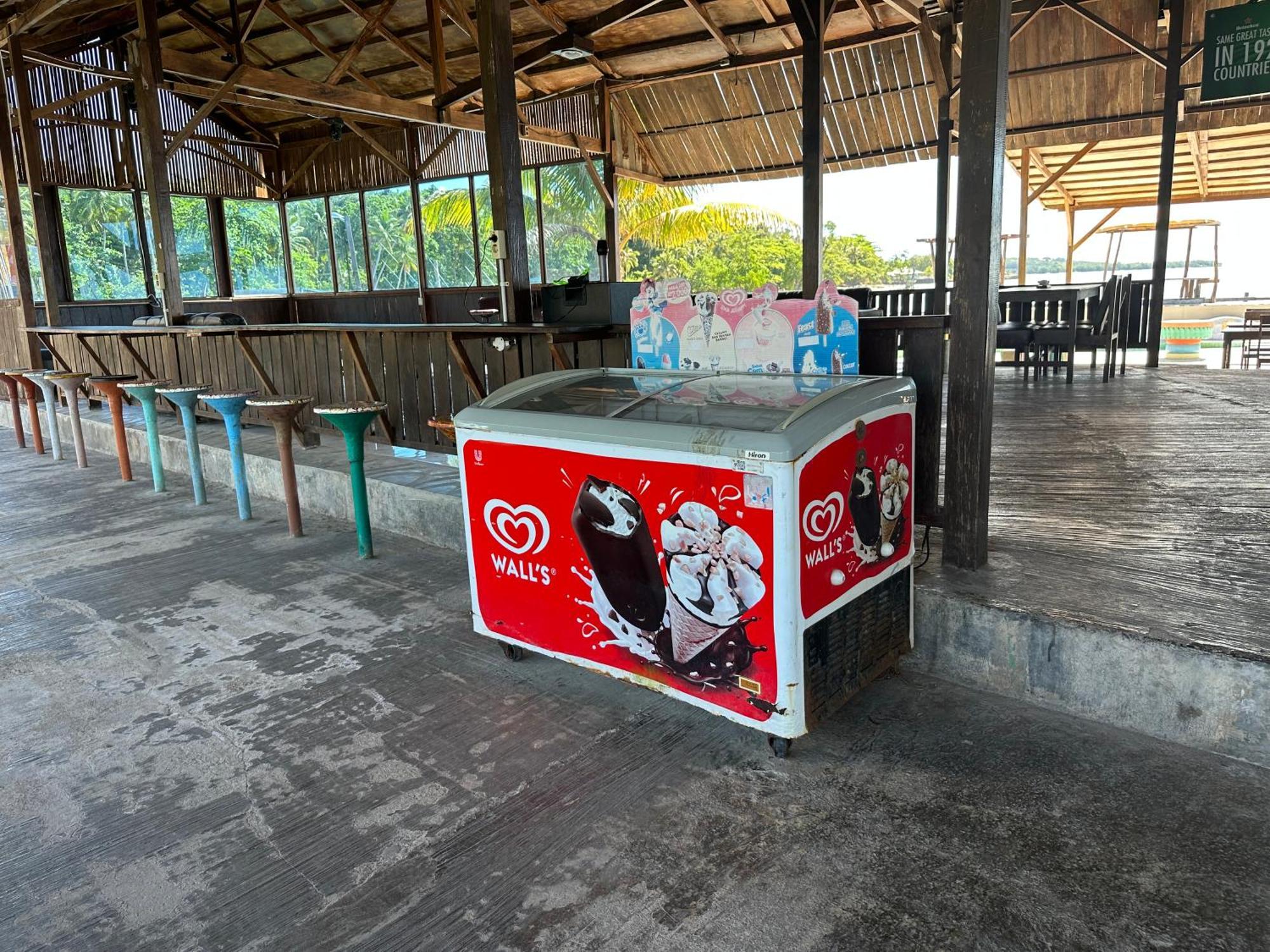 Mooi Park Hotel Sorong Exterior photo