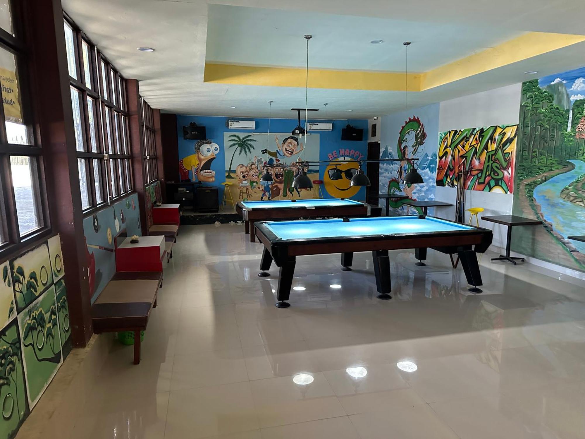 Mooi Park Hotel Sorong Exterior photo