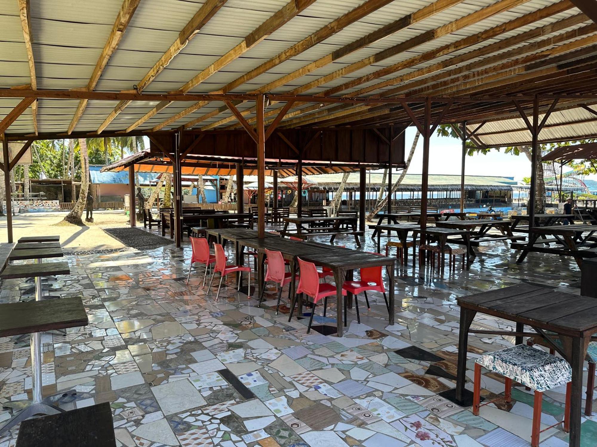 Mooi Park Hotel Sorong Exterior photo